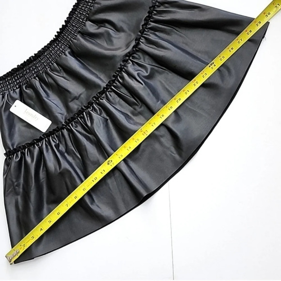 Laundry By Shelli Segal Black Mini Faux Leather Skirt Smocked  Waist Size Medium - Picture 11 of 12